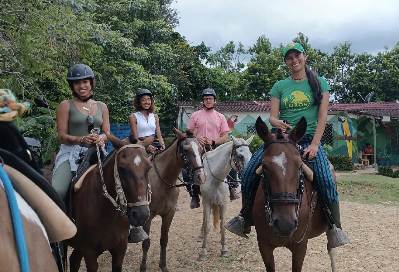 Cabalgata panorámica en reserva de bosque seco tropical · cerca de Cartagena